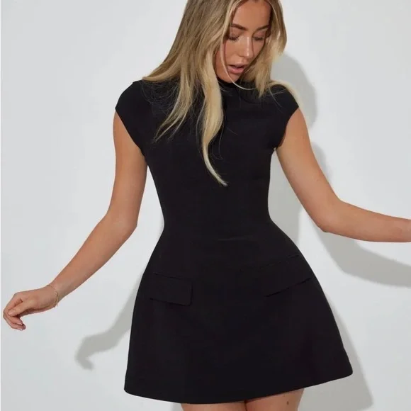 NWT - Odd Muse - The Ultimate Muse Cap Sleeve Mini Dress - Picture 1 of 6